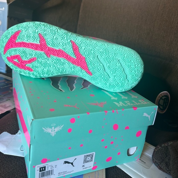 Puma Green and Pink Sneakers Dynamic Design